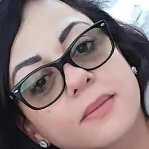 Meet your Posher, Adelma